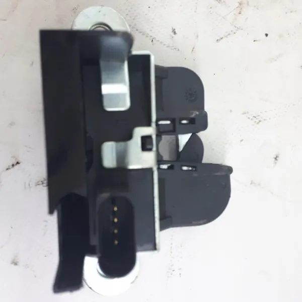 VOLKSWAGEN TOURAN BAKLÅS image 2