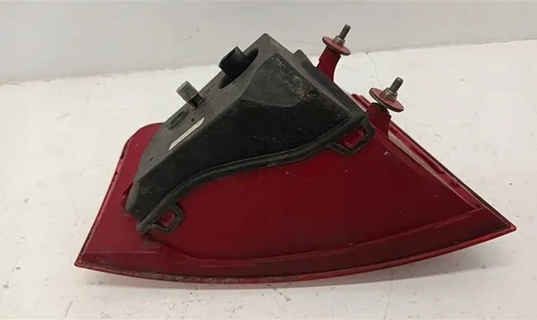 Luz trasera derecha Audi A8 D3 image 3