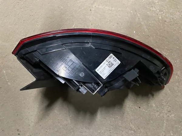 AUDI A3 8V4 SPORTBACK LIFT LÁMPARA TRASERA DERECHA 8V4945070 image 6