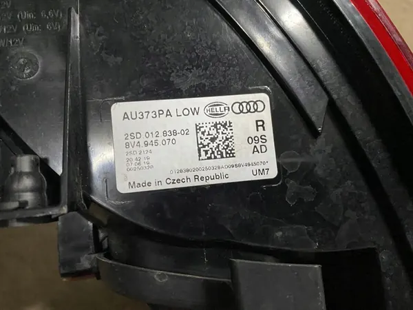 AUDI A3 8V4 SPORTBACK LIFT LÁMPARA TRASERA DERECHA 8V4945070 image 7