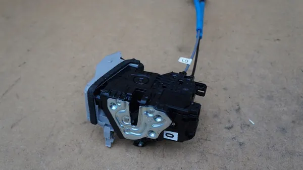 HYUNDAI KONA 1 I 2017- VÄNSTER FRAMDÖRRSLÅS image 4