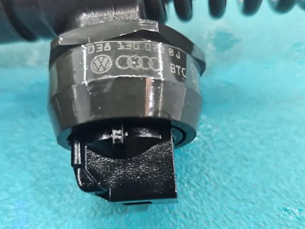OEM 0414720229 insprutningspump 2.0 TDI begagnad image 3