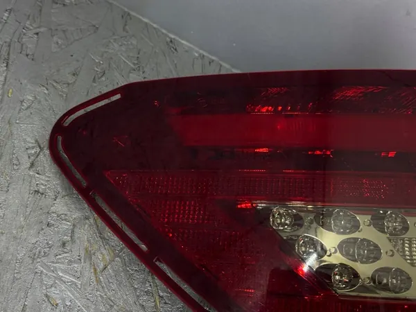 MERCEDES W204 COUPE RECHTER ACHTERLICHT A2048205864 image 5