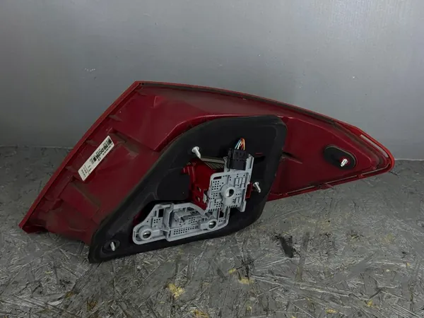 MERCEDES W204 COUPE RECHTER ACHTERLICHT A2048205864 image 6