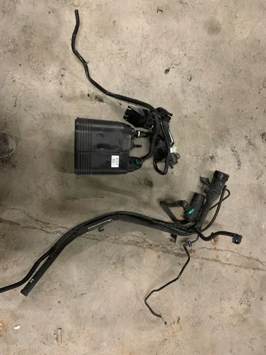 Jeep Grand Cherokee WL 2.0 4XE Ensemble Filtre à Carbone OEM 684144928aa image 1