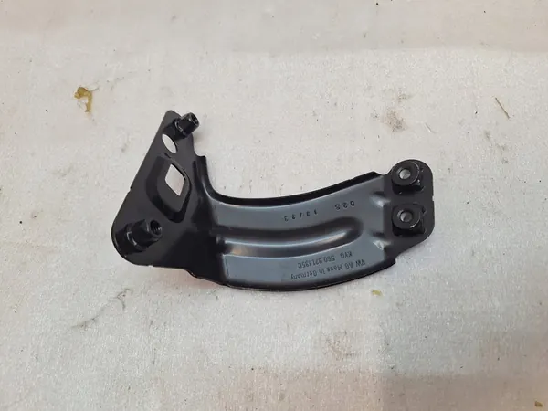 VW Golf VII Lift Främre vänster skärm fäste 5G0821135C image 3