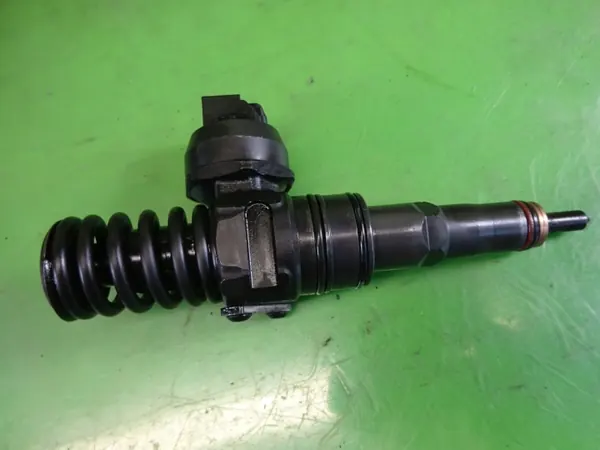 Inyector OEM 038130073BA para VW Passat B5 1.9 TDI image 4