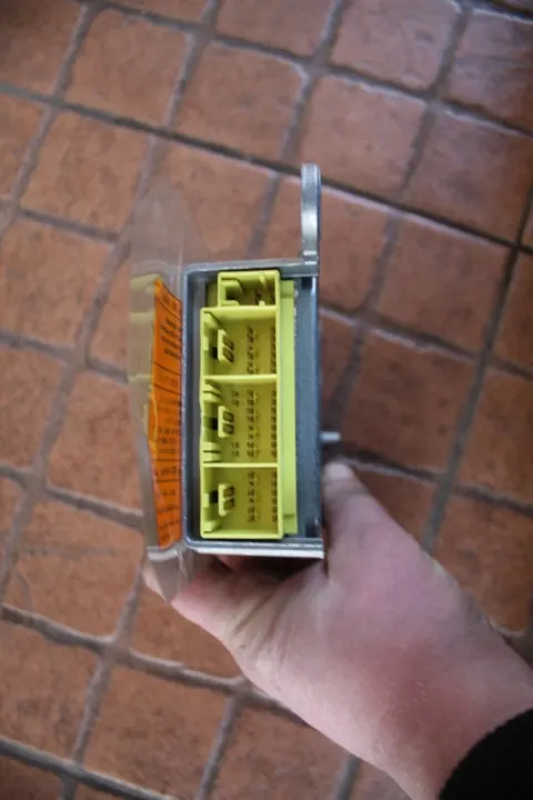 OEM 988209U10A framkrockkuddecontroller för Nissan Note image 3