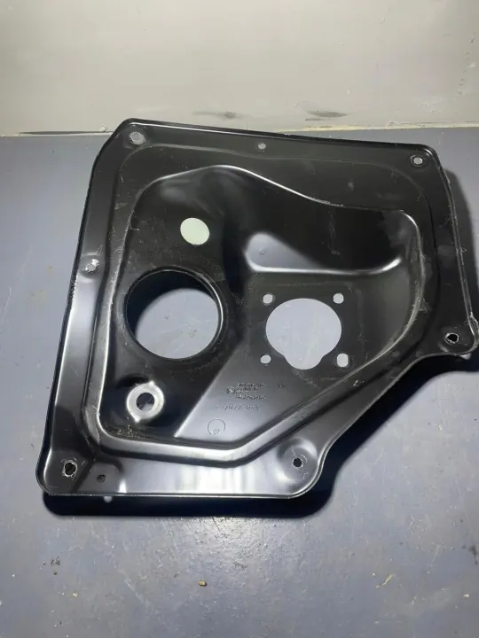 BMW Motor-Seitenwand OEM 7184112 - Gebrauchter Zustand image 2