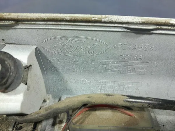 Ford Mondeo MK5 Heckblende OEM DS73-F43404-C image 10