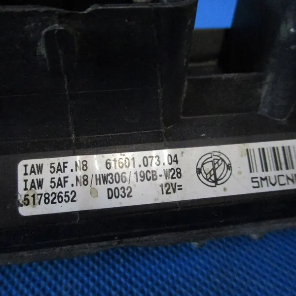 Unité de contrôle moteur Lancia Ypsilon 1.2 OE 51782652 image 3