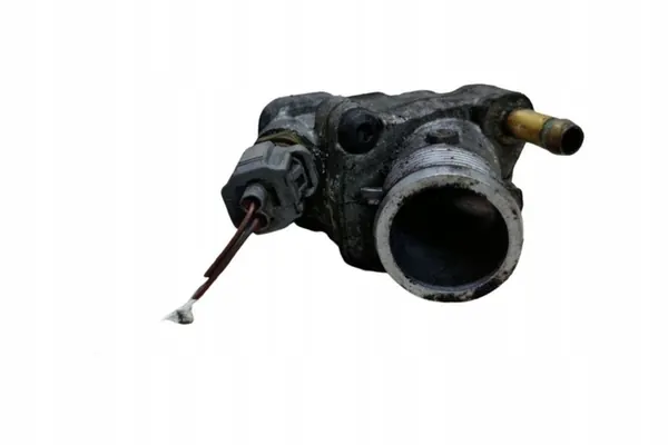 Carcasa del termostato VOLVO XC60 2.4L Diesel 2010 image 7