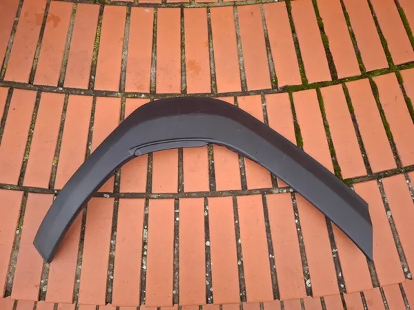 ntere rechte Kotflügelverkleidung Toyota Yaris Cross 2020- OEM 75605K2011 image 1