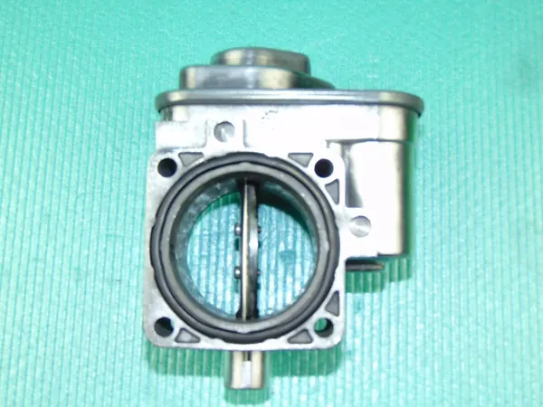 Volkswagen OE 038128063C Corpo de Aceleração image 5