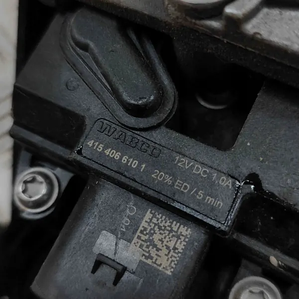 Porsche Taycan Suspension Compressor 9J1616006D image 8