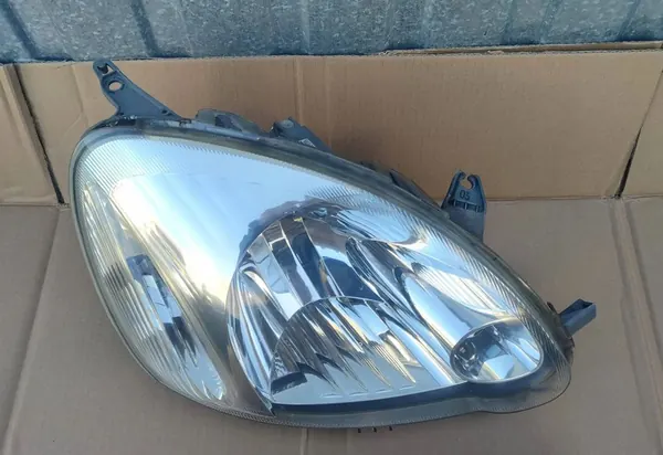 Faros Derecho Toyota Yaris 2003- Europa image 2