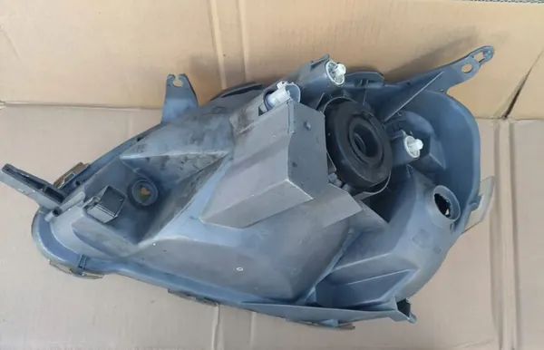 Faros Derecho Toyota Yaris 2003- Europa image 5