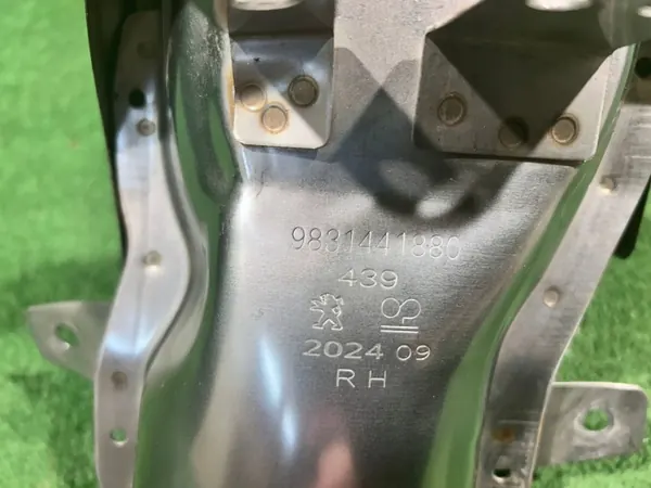 OEM 9831441880 Peugeot 2008 II Uitlaatpunt Rechts Achter image 10