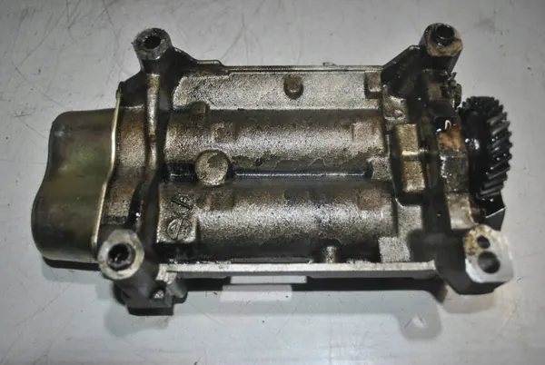 Pompe à huile d'occasion OEM D4EA pour Hyundai Tucson 2.0 CRDI image 3