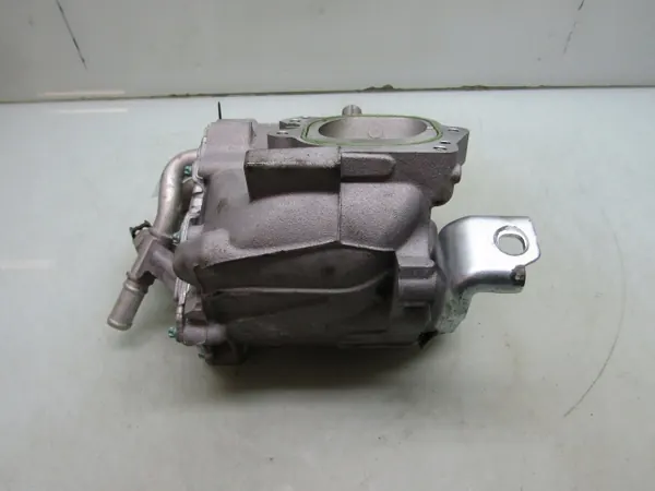 Mazda Brandstofkoeler OEM HF01-13565B - Gebruikt image 5