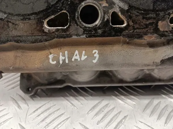 Dodge Challenger 2015 moottorin sylinterikansi OEM image 3
