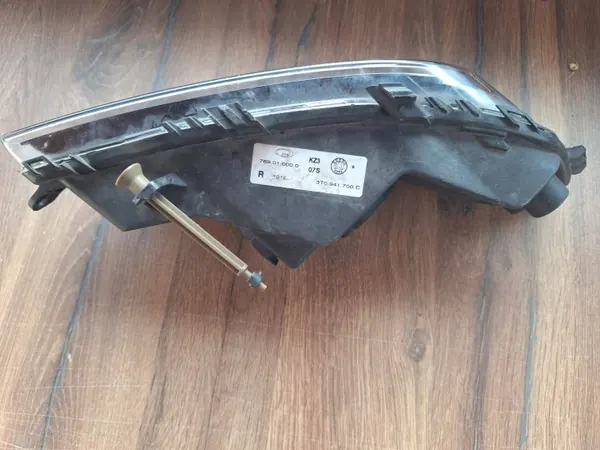 OEM 3T0941700C S-P Oikea sumuvalo Skoda Superb II:lle image 8