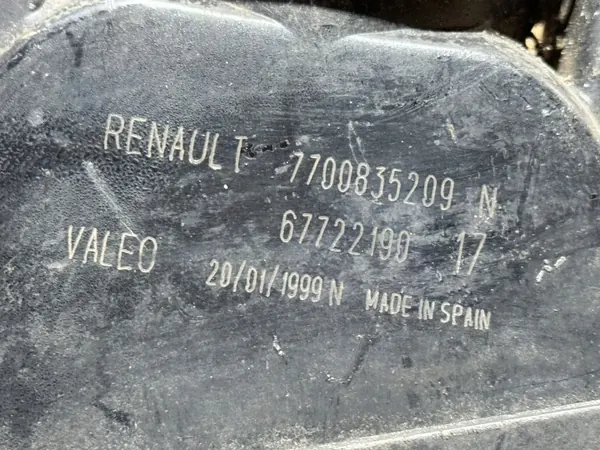 Farol Halogéneo Esquerdo Dianteiro Renault Megane I OEM 7700835209 image 3