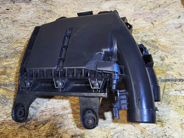 Boîtier de filtre à air Citroen C4 Picasso II 1.6 BlueHDI OEM image 1