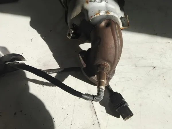 Catalisador PEUGEOT CITROEN K737 image 2