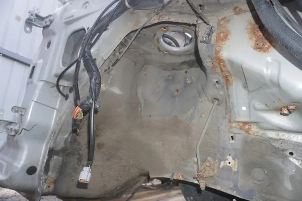 OEM 76133167786 Kia Sportage II Estribo Derecho image 4