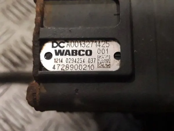 ECAS Luftfjäderventil OEM A0013271425 image 4
