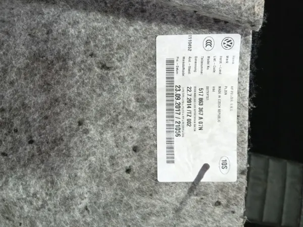 Alfombrilla VW Golf Sportsvan OEM 517863367A Usada image 9