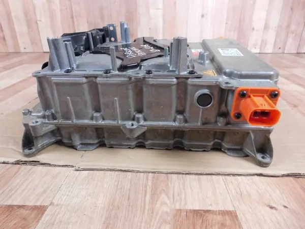 Inversor Porsche Taycan OEM 9J1959663BA - Usado image 5