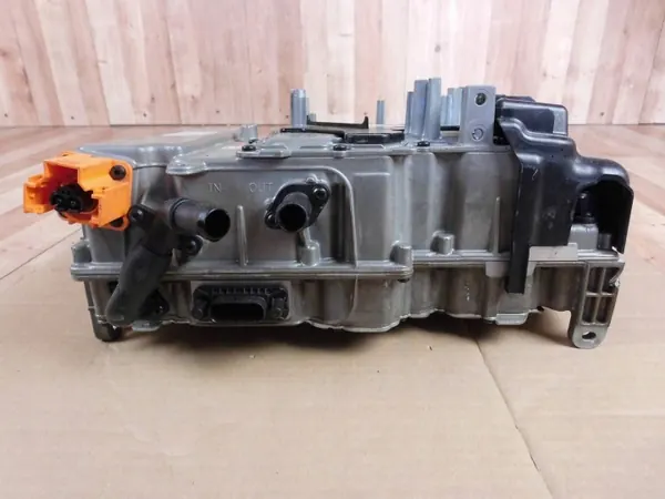 Inversor Porsche Taycan OEM 9J1959663BA - Usado image 7