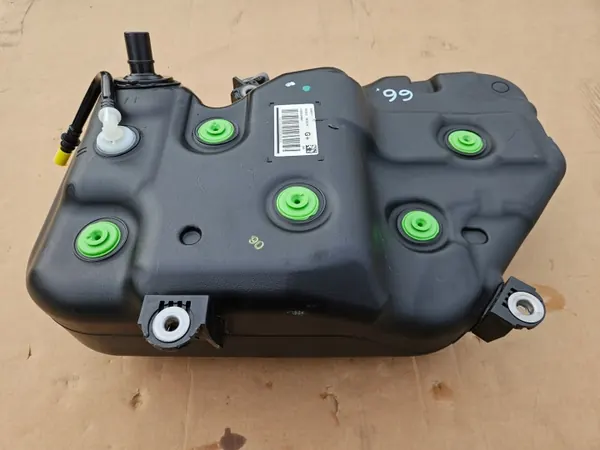Tanque AdBlue usado OEM 31550-G4950 para Kia Ceed III image 6
