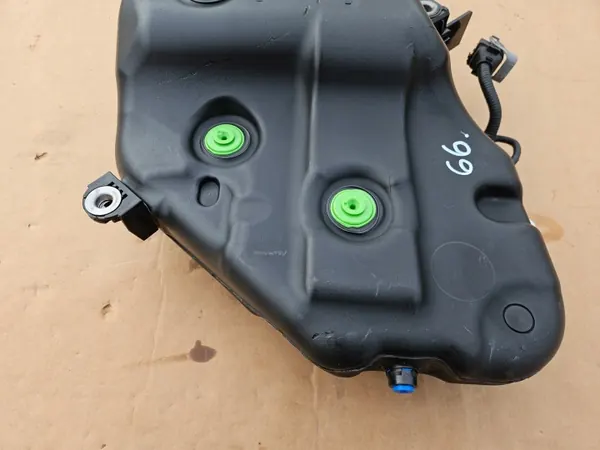 Tanque AdBlue usado OEM 31550-G4950 para Kia Ceed III image 7