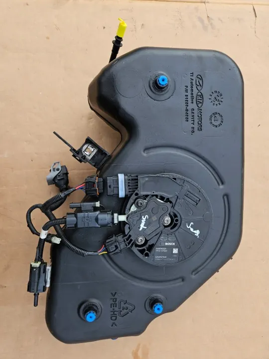 Tanque AdBlue usado OEM 31550-G4950 para Kia Ceed III image 8