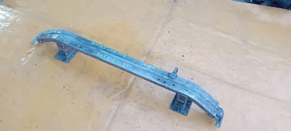 Mercedes-Benz A-sarjan Etupuskuri image 6