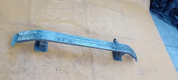 Mercedes-Benz A-sarjan Etupuskuri image 7