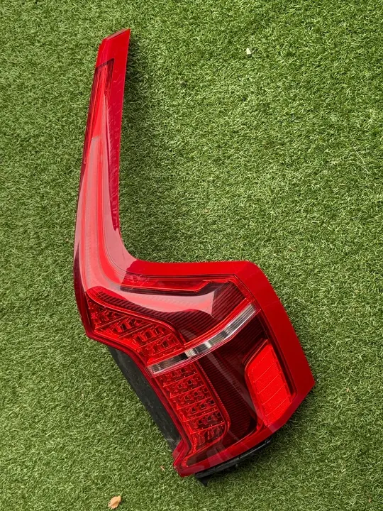 Lámpara trasera derecha Volvo XC90 II 32228827 image 2