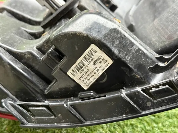 Lámpara trasera derecha Volvo XC90 II 32228827 image 4