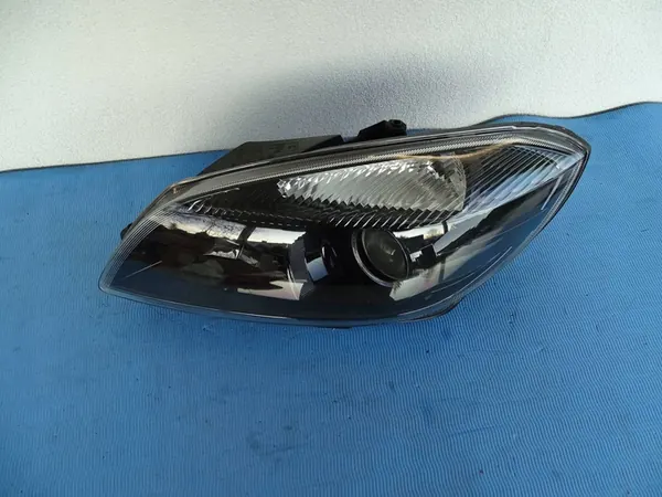 SKODA FABIA 10-14 Lâmpada LED esquerda 5J1941015J image 3