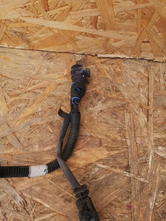 Conduite AdBlue OEM M8D2-5J249-BE pour Range Rover Evoque image 5