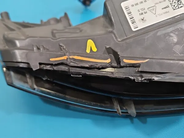 Oikea DRL-valo OEM 9836230980 Peugeot 3008 II:lle image 10