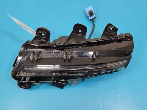 Oikea DRL-valo OEM 9836230980 Peugeot 3008 II:lle image 5
