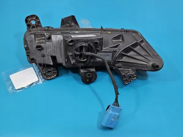 Oikea DRL-valo OEM 9836230980 Peugeot 3008 II:lle image 8