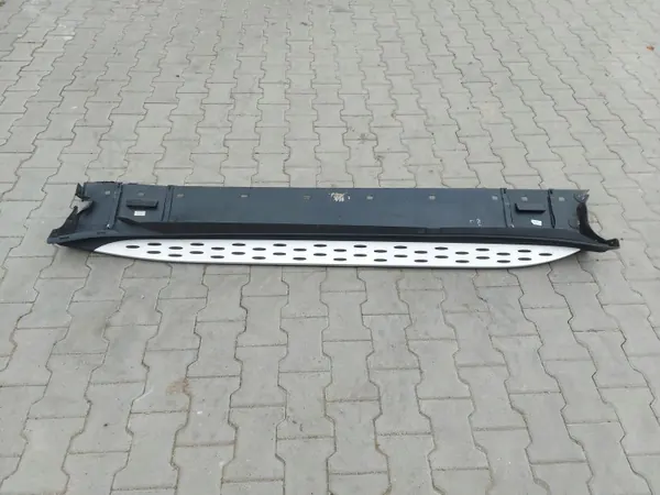 Mercedes EQC 400 Protection de seuil gauche OEM A2936902900 image 2