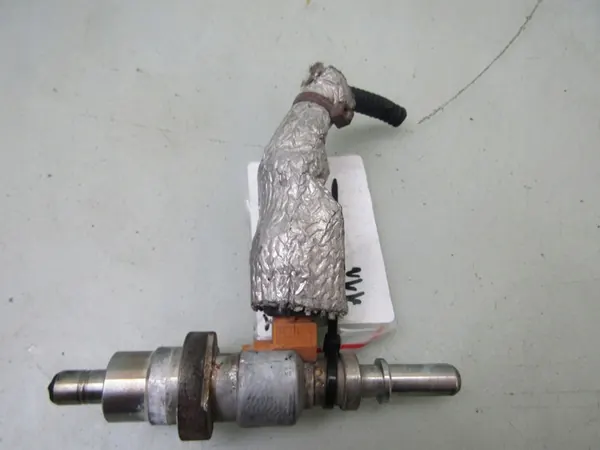 Injecteur TRAFIC II 11R 2.0 DCI DPF FAP VIVARO H8200778880 image 2