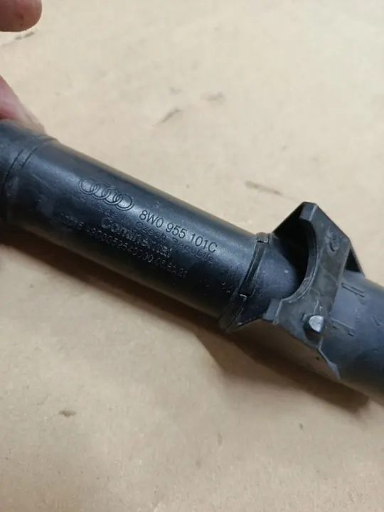 Audi A4 E-Tron GT Strålkastartvättpump OEM 8W0955101C image 3