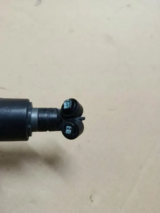 Audi A4 E-Tron GT Strålkastartvättpump OEM 8W0955101C image 5